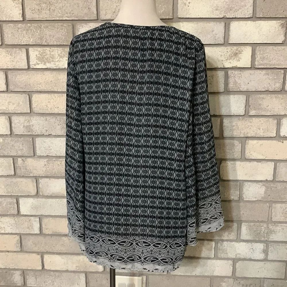 3for$20 blouse medium - Picture 2 of 3